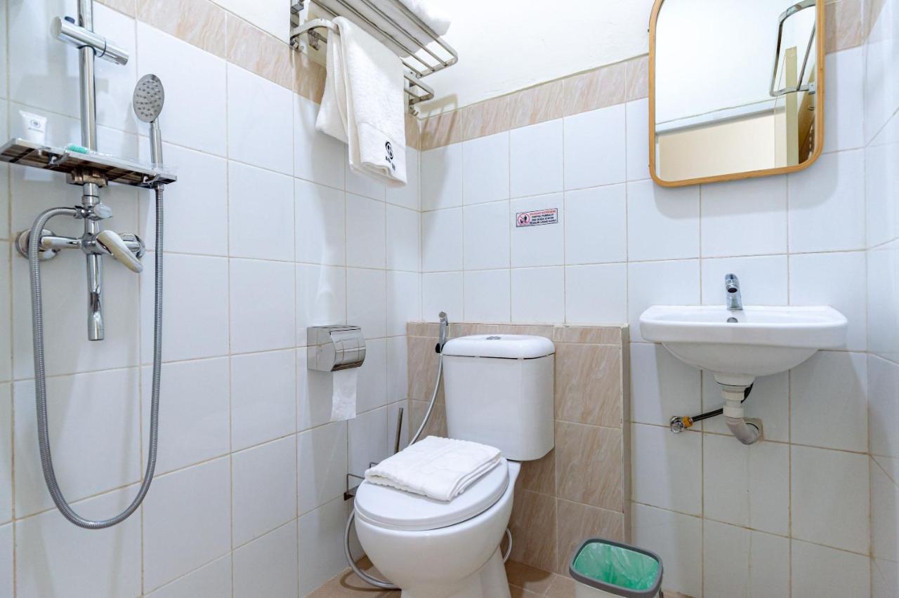 Reddoorz Plus At Komplek Abc Batu Aji Batam Kubuk Exterior photo